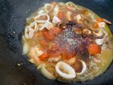 Udang-cumi masak saos Padang