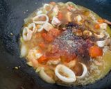 Foto langkah ke 4 dari resep Udang-cumi masak saos Padang.