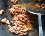 Foto langkah ke 4 dari resep Usus oseng pedas.