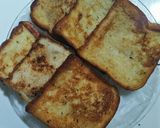 A picture of step 3 of French toast.