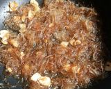 Foto langkah ke 5 dari resep Dadar Bihun Saus Sayuran Simple Ala AnaKost.