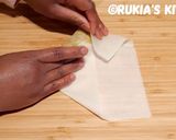 A picture of step 5 of Chicken springrolls.