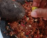 Foto langkah ke 2 dari resep Sambal Terasi Jeruk Nipis.