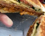 A picture of step 5 of Chicken tikka and egg sandwich.