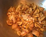 A picture of step 3 of Creamy Garlic Mushroom.