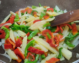 Foto del paso 1 de la receta: Tortilla de patata y pimientos