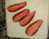 Foto del paso 4 de la receta: Postre de Frutillas y Leche Condensada