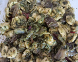 Foto del paso 5 de la receta: Orecchiette con chalotas, tomate, calabacín y pesto de albahaca