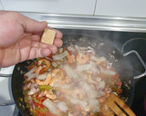 Foto del paso 8 de la receta: Arroz con pulpo, calamares y langostinos