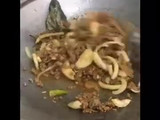 Martabak telor isi daging kari