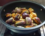 રીંગણાં બટાકા નું લોટ ભરેલું શાક (Ringan Bataka Lot Bharelu Shak Recipe In Gujarati) રેસીપી સ્ટેપ3ફોટો