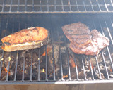Foto del paso 2 de la receta: Bistec y salmón grillado con mantequilla de hierbas