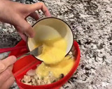 Foto del paso 2 de la receta: Tortilla de champiñones y queso azul al toque de albahaca con Lékué Omelette al microondas