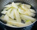 Hình bước làm 1 của món Canh Ruột Bí Ngòi Trứng Gà