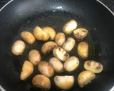 Foto del paso 2 de la receta: Pasta con salsa de champiñones y queso