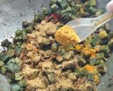 A picture of step 3 of Masala Bhindi Okra.