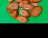 Foto langkah ke 2 dari resep Tumis Oyong Wortel plus Teri Nasi.