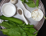 A picture of step 1 of Spinach soup with cucumber noodles.