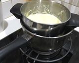 Foto langkah ke 3 dari resep Cheese sauce dari selai keju cheddar.
