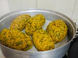 પાલક મુઠીયા (Palak Muthia Recipe In Gujarati)