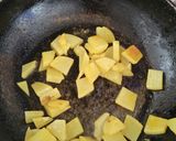 A picture of step 1 of Spanish Potato omelette.