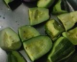 A picture of step 1 of Aaloo parwal ki masaledar sabji.