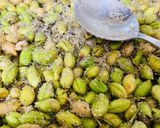 A picture of step 2 of Roasted Holay / Cholia.