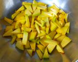 A picture of step 1 of Kaddu Sabzi.