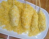 Foto langkah ke 3 dari resep Corndog sosis.