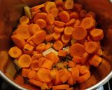 Foto del passaggio 3 della ricetta Vellutata di carote e funghi enoki