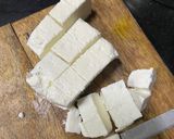 A picture of step 1 of Capsicum paneer sabzi.