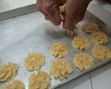 Foto langkah ke 4 dari resep Semprit Tepung Jlarut.