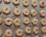 Foto langkah ke 4 dari resep Thumbprint cheese cookies.