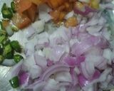 A picture of step 1 of Mudhi (bhelpuri).