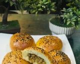 A picture of step 8 of Stuff buns.