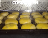 Foto langkah ke 8 dari resep Bakpia isi coklat dan keju  renyah dan berlapis lapis.