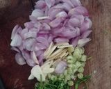 Foto langkah ke 1 dari resep Tumis Ayam Sambal Matah.