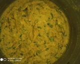 A picture of step 3 of Chana dal Methi banana pakoda.