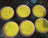 A picture of step 5 of Vanilla Tutti Frutti Muffins.