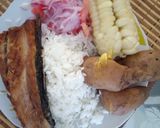 Foto del paso 8 de la receta: Pescado frito acompañado con salsa y choclo papa