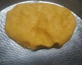 A picture of step 4 of Mava gujiya.