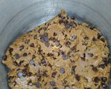 Foto langkah ke 4 dari resep Chewy Chocolate Cookies (with choco-crunchy filling).