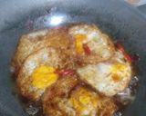 Foto langkah ke 3 dari resep Telor Ceplok Kuah Kecap.