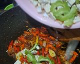 Foto langkah ke 4 dari resep Oseng Pedas Pare Tempe dan Ebi.
