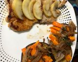 Foto del paso 6 de la receta: Lomo de cerdo en salsa de manzana y verduras al horno