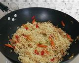 A picture of step 6 of Stir fry noodles.