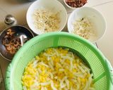 Hình bước làm 2 của món Nui nấu thập Cẩm
