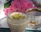 A picture of step 4 of Oats breakfast smoothie.
