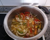 Foto del paso 1 de la receta: Colas de rape en salsa del mar