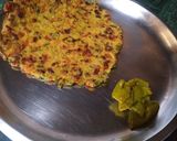 A picture of step 5 of Oats besan mix veg chilla.